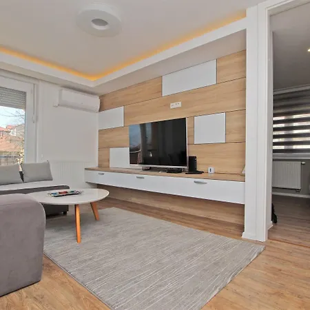 Modern Bright With Free Parking Sarajevo